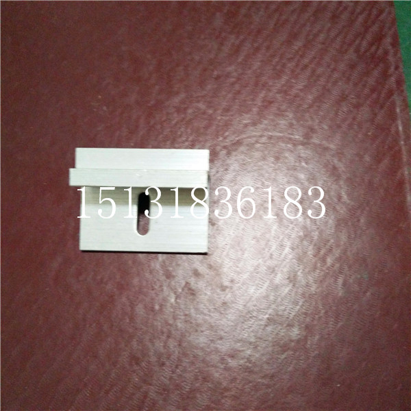 一体板阳角挂件